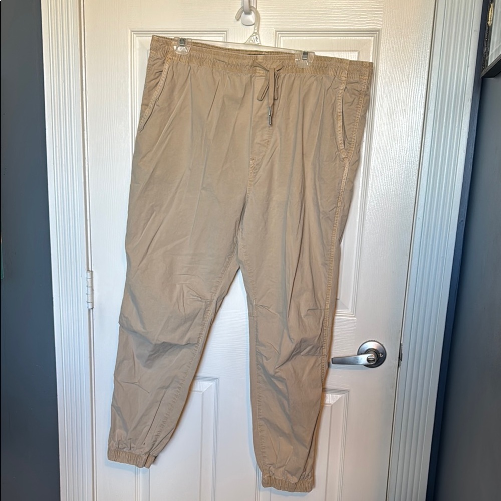 Men's Tan American Eagle Joggers
